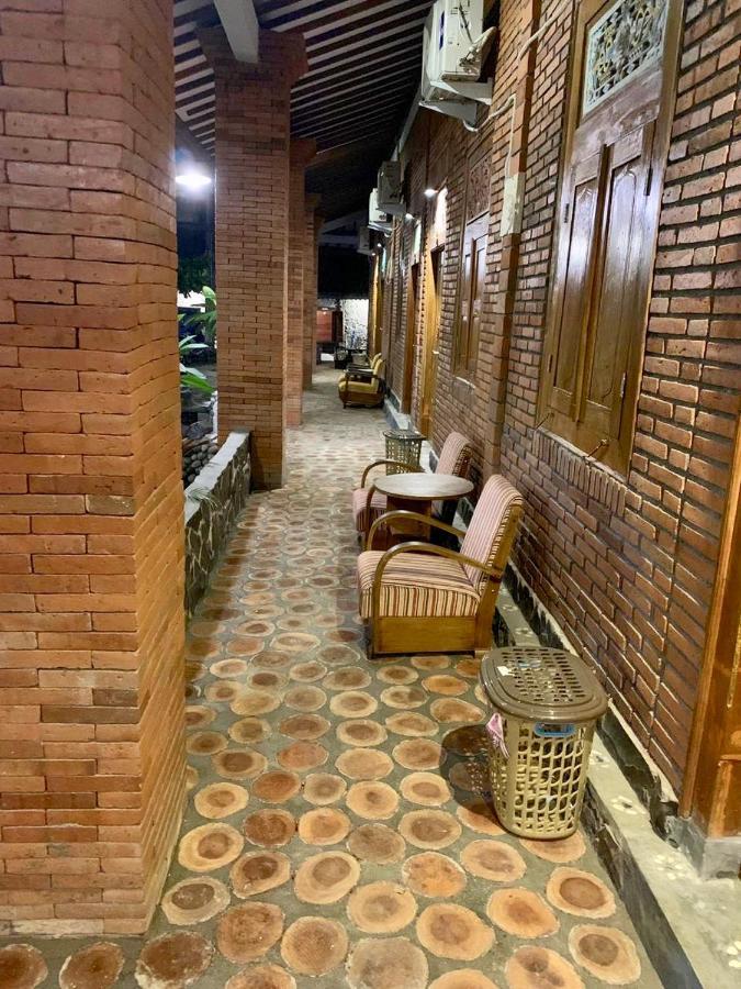 Djoglo Djatimalang Guesthouse Blitar Kültér fotó