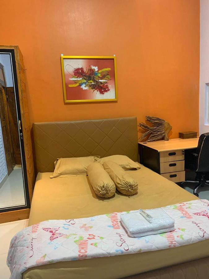 Djoglo Djatimalang Guesthouse Blitar Kültér fotó