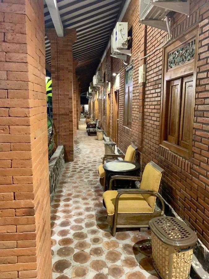 Djoglo Djatimalang Guesthouse Blitar Kültér fotó